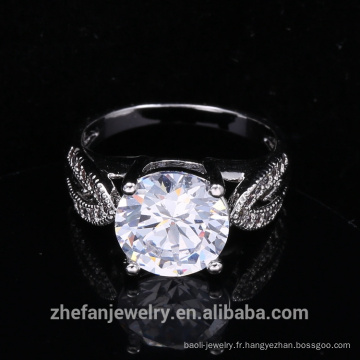 anneau un anneau de zircon cubique blanc pour les vêtements de fête des femmes